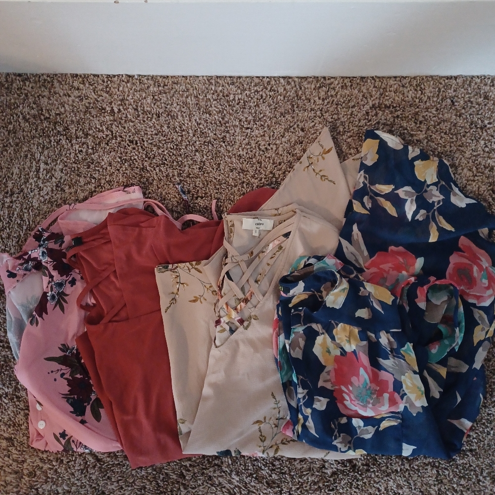 Set of 4 womens shirts